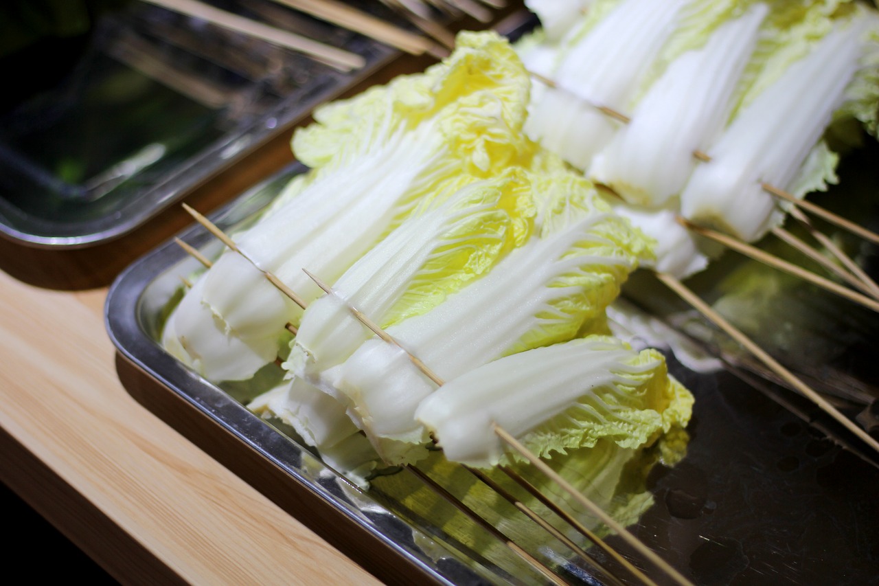 开麻辣拌店铺半年又买车又买房？(图1)
